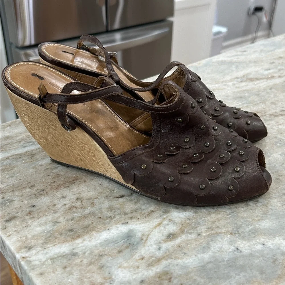 Schuler & Sons Philadelphia peep toe wedge shoes size 40 buckle strap brown